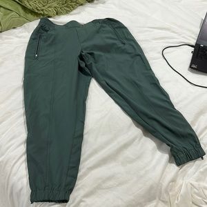 Old navy joggers petite mid rise stretch tech small sage green